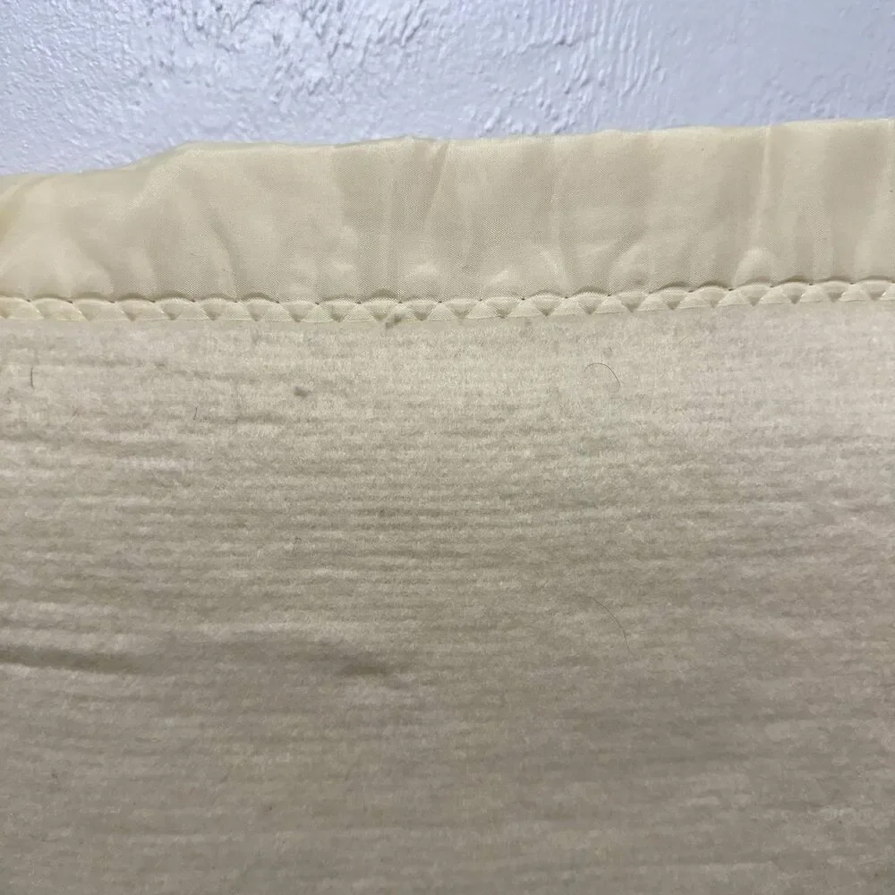 Vintage St. Mary's Heated Electric Blanket Full Size Automatic Cream Satin Trim - Picture 4 of 7